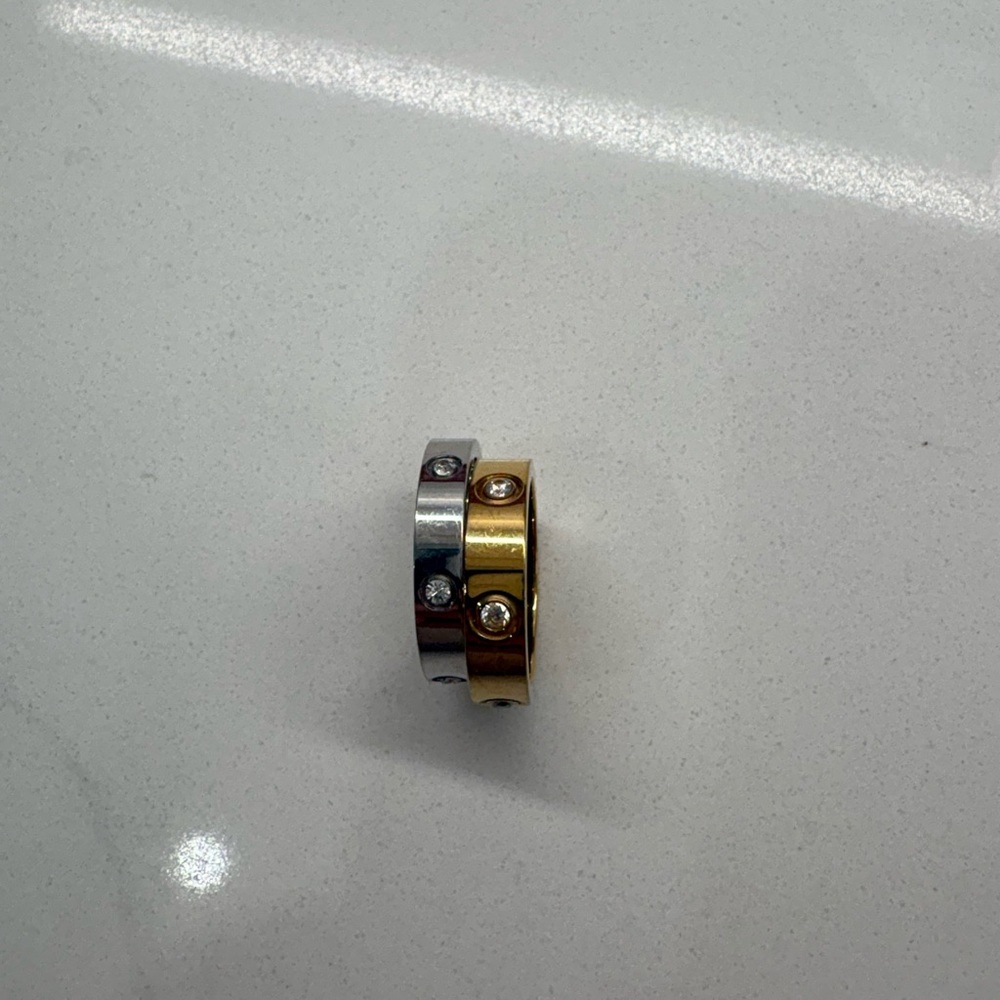 Elegant Gold and Silver Women's Ring